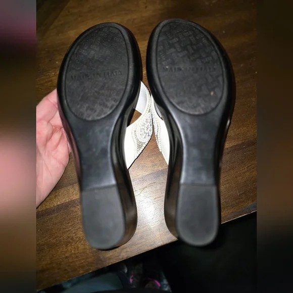 Italian Shoemakers Silver Beaded Sandals - Picture 4 of 4